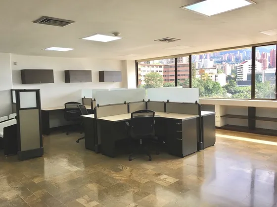 Oficina En Venta Ubicado En El Poblado Sector Manila (24408).