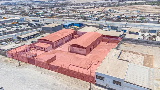 Local Industrial 2500 M2 Y 855 M2 Construidos Alto Hospicio