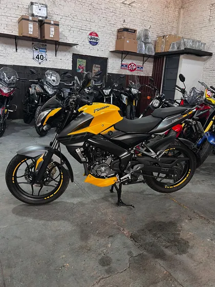 Bajaj Rouser Ns 200