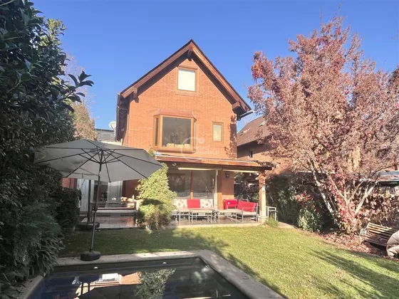 Casa En Venta De 4d, Colegio Monte Tabor, Los Trapenses
