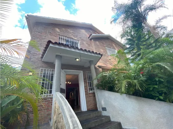 En Venta Casa Los Palos Grandes 700m2