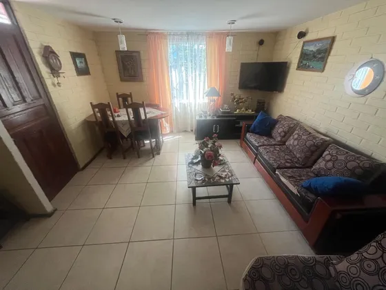 Casa Ampliada En Av. El Olimpo, Maipú.