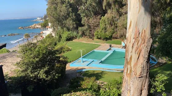 Higuerillas, Playa Negra Primera Linea