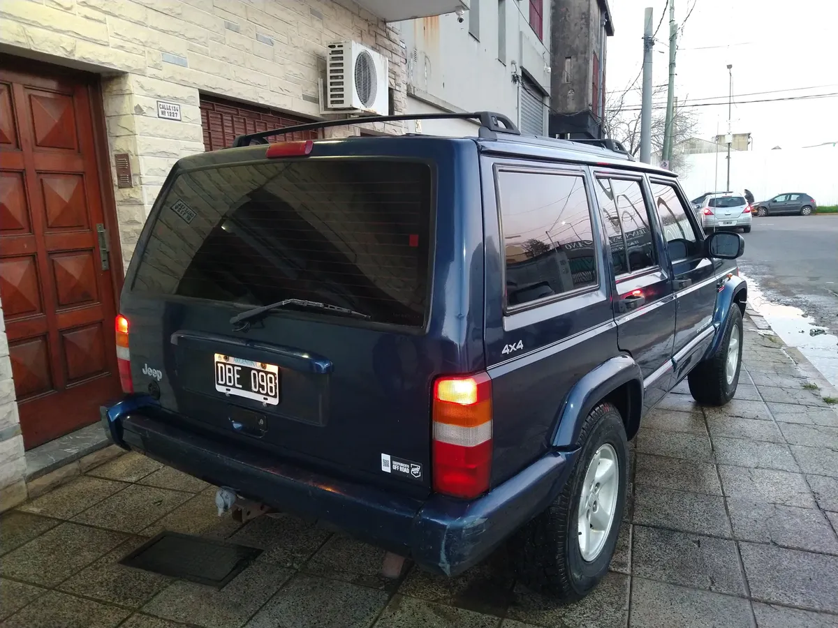 Jeep Cherokee 2.5 Classic535332461782640642