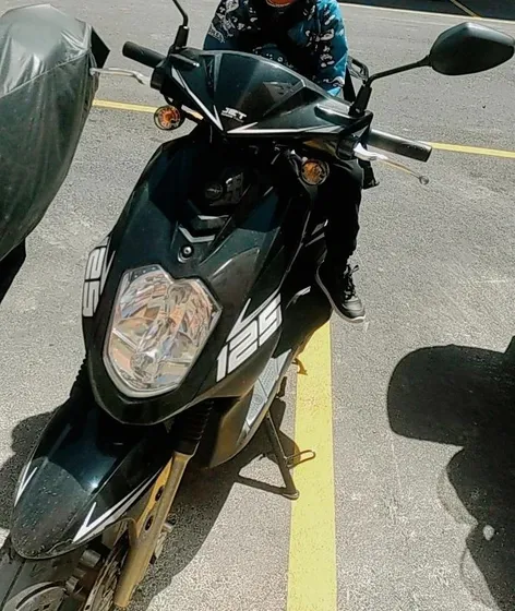8/10 Akt Jet 125 Unica Dueña Papeles Nov 2025 No Paga Impues