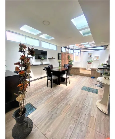 Venta De Casa Con Renta En Aranjuez