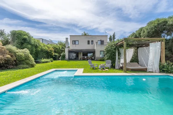 Casa Con Muelle Privado Y Espectacular Vista A La Laguna, Barrio San Benito, Villanueva
