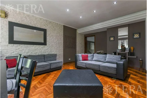 Venta De Ph 4 Ambientes Con Quincho Y Parrilla En Piñeyro