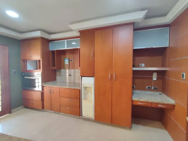 Terreno En Venta Con Casa Quinta En Calle Cerrada Trigal Sur - Valencia