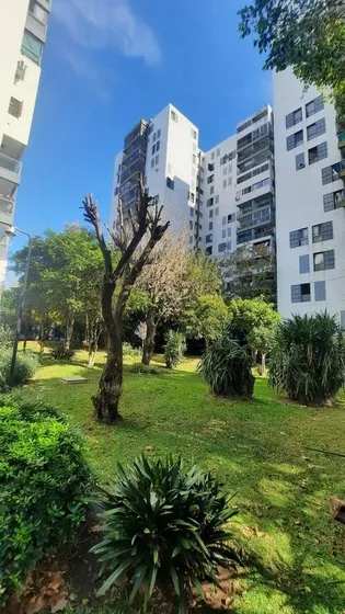 Amplio Dpto A Remodelar Complejo De Torres Frente A Devoto