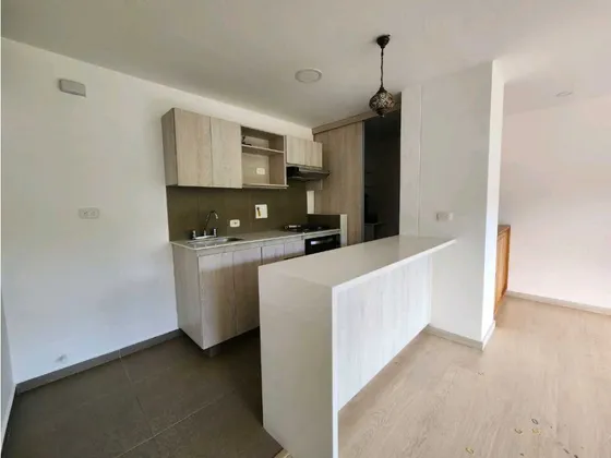 Arriendo Apartamento Con Parqueadero Y Util - El Retiro Puro Cuero
