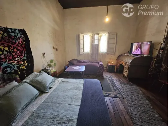 Casa En Venta De 5 Dorm. En Santiago