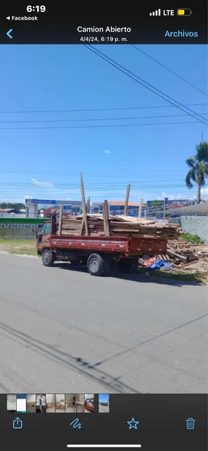 Bote De Basura  En Torre De Santo Domingo