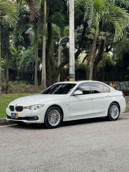 Bmw 320i Luxury 2.0 Turbo Automático