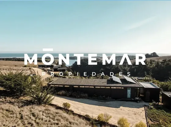 Casa En Venta En Pichilemu, Con Vista Panorámica Al Mar