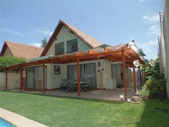 Inicia Historia Familiar: Casa Amplia En Faldeo Cordillerano