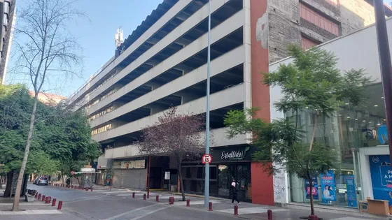 Venta Estacionamiento 349 Edif.  La Merced, Santiago Centro