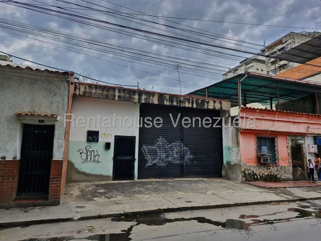 Local En Venta En Calle Pichincha Zona Centro De Maracay 195 Metros Excelente Precio Estef 25-21967