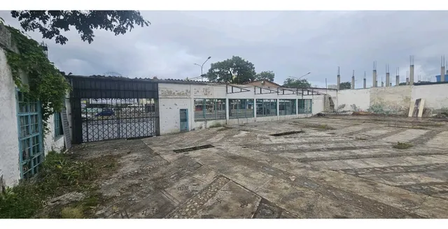 Se Vende 1000 M2 De Terreno Comercial Av. Venezuela Con Calle 37
