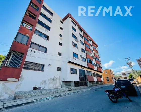 Re/max 2 Mil Vende. Apartamento En Conjunto Residencial Linamar, Con Cercania Y Vista Al Mar, Y Con Zona Residencial