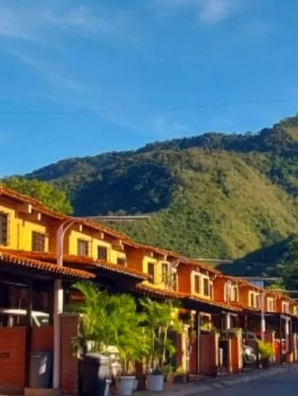 Casa 2niveles Villa Del Este @contacto_inmobiliario_imb