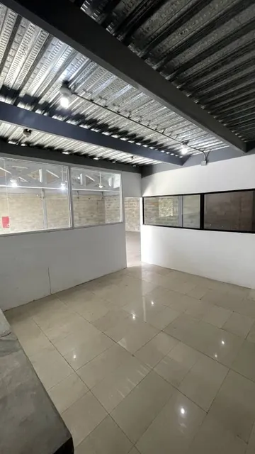 Galpon Alquiler En  Centro Comercial Merida 