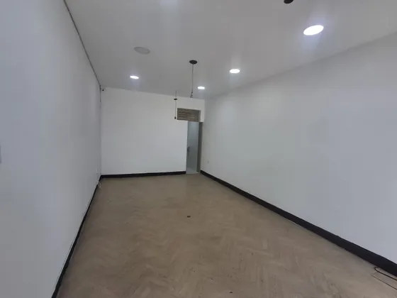  Local En Arriendo Ubicado  En Medellín Sector Laureles (27456).