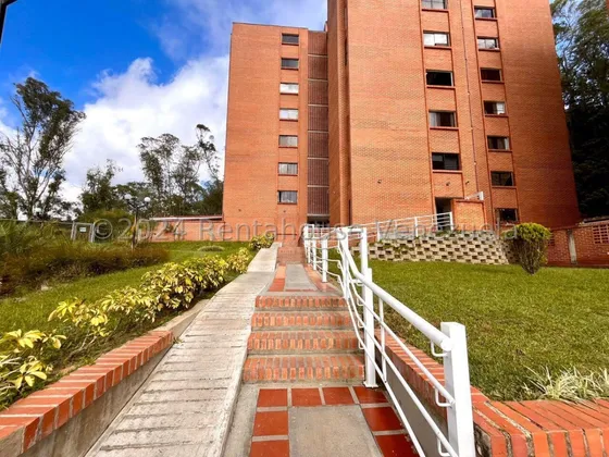 Hermoso Apartamento En Venta Carrizal 24-18401