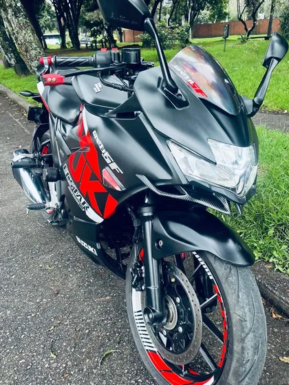Suzuki Gixxer 250sf. Modelo 2022