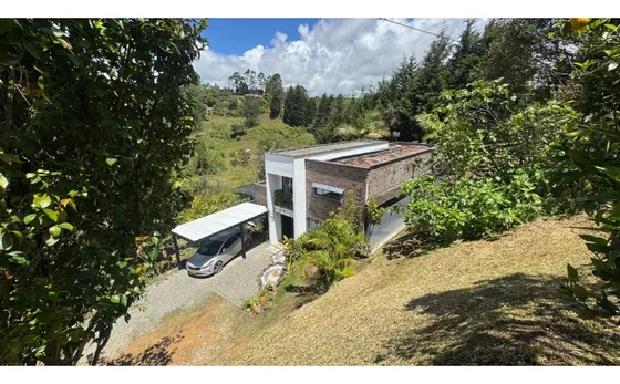 Casa Finca En Venta En Unidad Cerrada En Guarne Cuenta Con 2 Casas Ldc