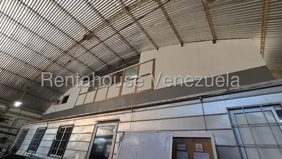 Maritza Lucena Alquila Amplio Galpón En Avenida Florencio Jiménez De Barquisimeto. Cód. 25-16396
