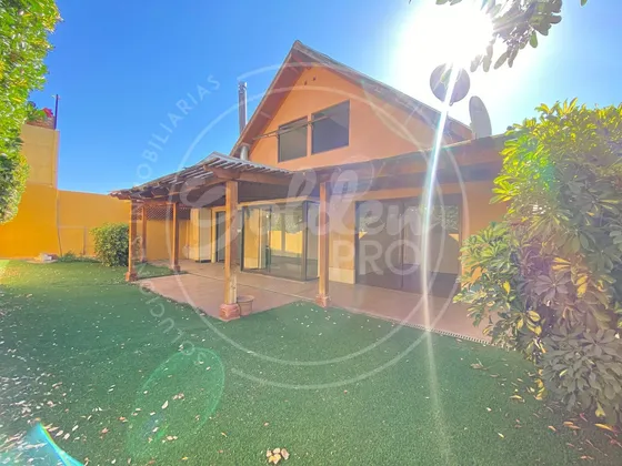 Casa 5 Dormitorios Condominio Jardines De La Viña La Florida