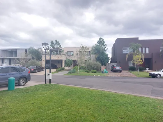 Casa  En Venta Ubicado En Barbarita, General Pacheco, Tigre