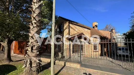 Casa En Venta, 4 Ambientes En Parque Leloir