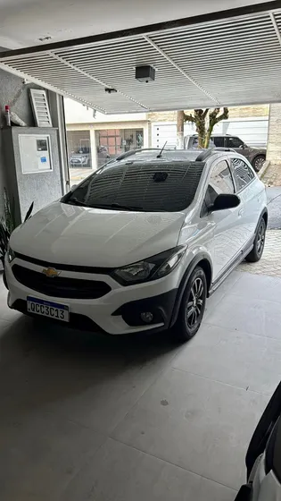 Chevrolet Onix 1.4 Activ Aut. 5p