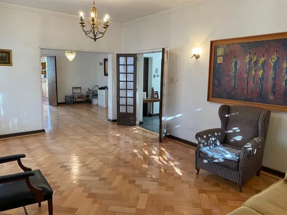 Casa Covarrubias, Amplio Terreno, Dpto. Interior, Jardines