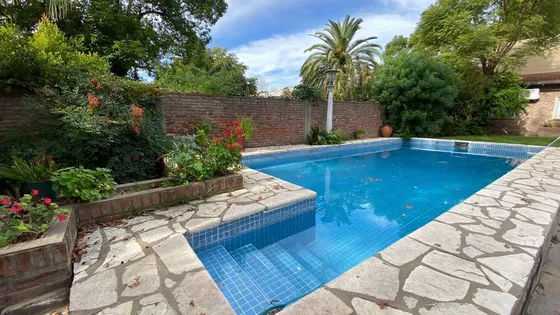 Venta Casa En Barrio Inglés ,hurlingham Zona Residencial.