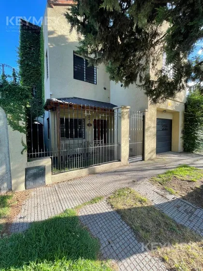 Venta Casa De 4 Ambientes En Rafael Calzada Permuta, Financiacion