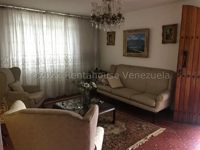 Bella Y Cómoda Casa ,  En Alquiler. En Sebucan. 23-4542