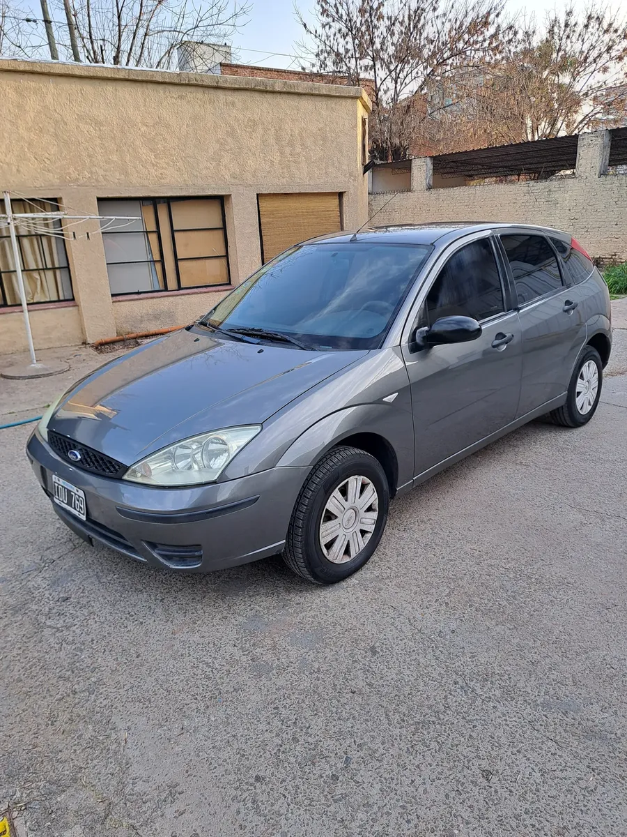 Ford Focus 1.6 Ambiente Mp3