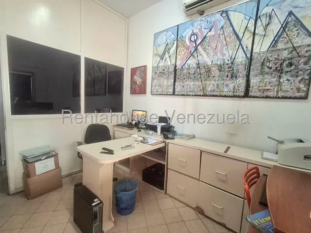 Daniela Linarez Vende Apartamentos En El Centro De Barquisimeto Posee 360m2 En Optimas Condiciones Con Todos Los Servicios Básicos Operativos Contactame                                                