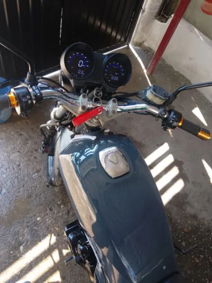 Vendo Bonita Moto Dt125 Cuánta Con Factura Origina Y Tiene S