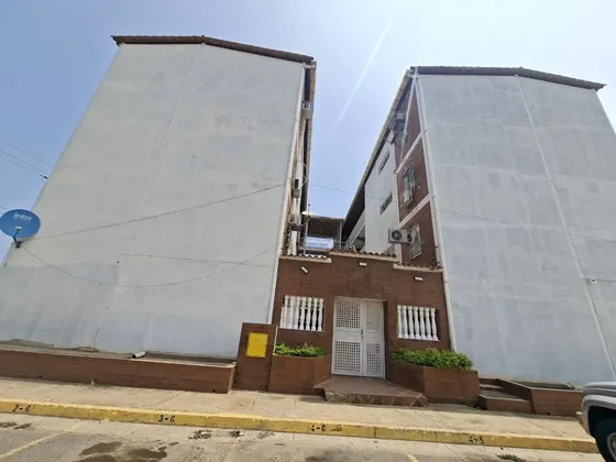 Apartamento Céntrico Cerca De Comercios, Avenidas, Paradas, Facil Acceso A Las Principales Vias De La Ciudad