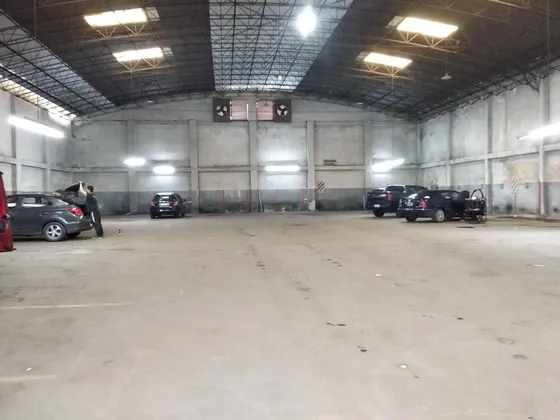 Depósito En Avellaneda - Alquiler - Sobre Avenida - 1000 M2