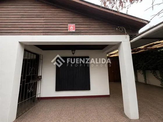 Casa En Venta De 4 Dorm. En Quinta Normal