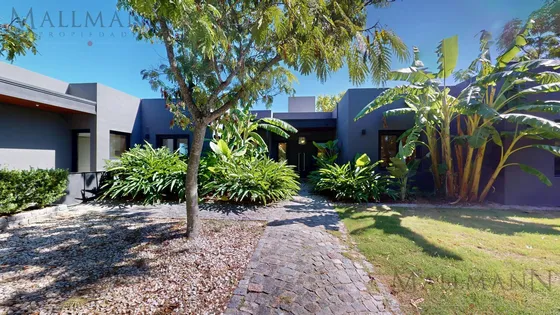 Casa En Venta 4 Dormitorios Estancias Golf