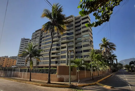 Venta De Apartamento En Playa Grande Con Vista Al Mar
