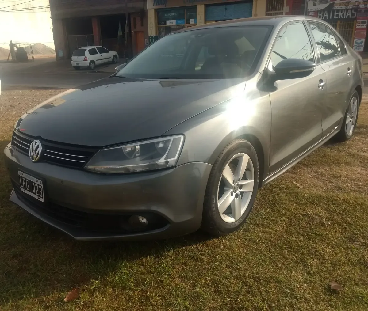 Volkswagen Vento 2.5 Luxury 170cv Tiptronic