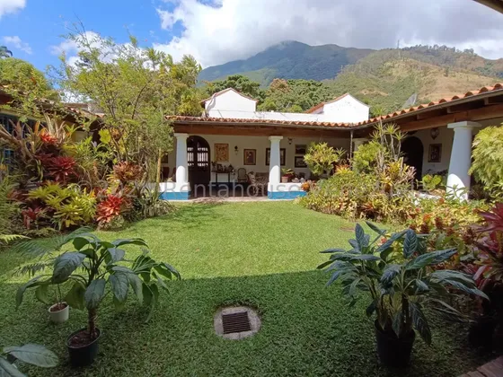 Ss: Vende Casa 26-8269 En Los Chorros De 870 M2, 5h/5b/4pe