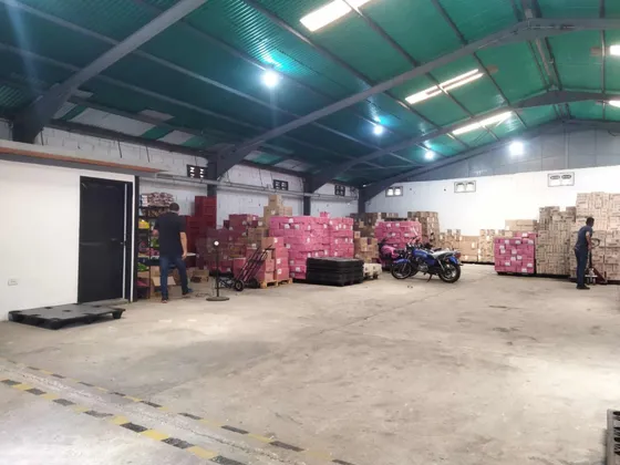 Galpon En Alquiler En La Av Bolivar Norte De Valencia (ac)